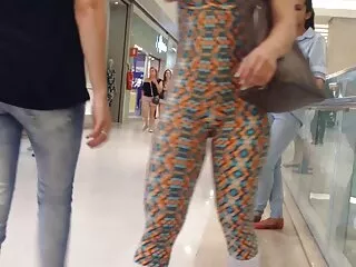 Masszőr hagyja, hogy ügyfele rejtett kamerás szex videók cum belül punci