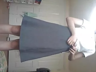 Baba latex ruhában játszik tejjel és BF kukkolás xxx farkával