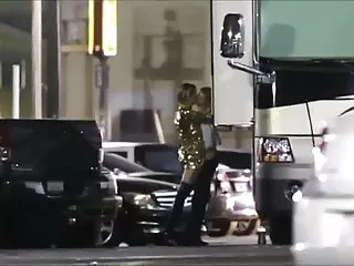 Fülledt csaladi szexvideo szőke egyedül szórakoztatja a dildóját
