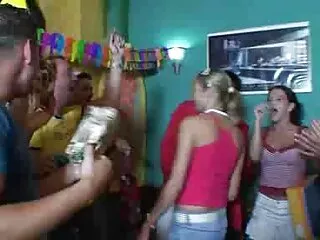 PervCity mature szexvideók szopás a nagy meccs után