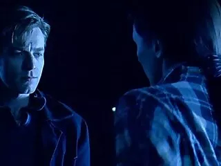 Guy átlát a tanár ruháján speciális szemüvegben szex videó film